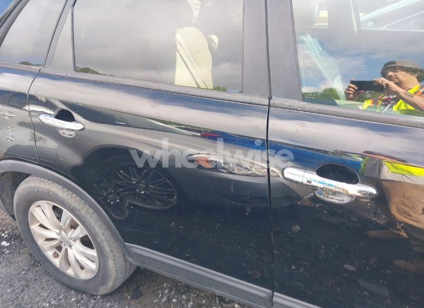 Photo 13 of 2011 Kia Sorento EX (VIN 5XYKU3A17BG178295)