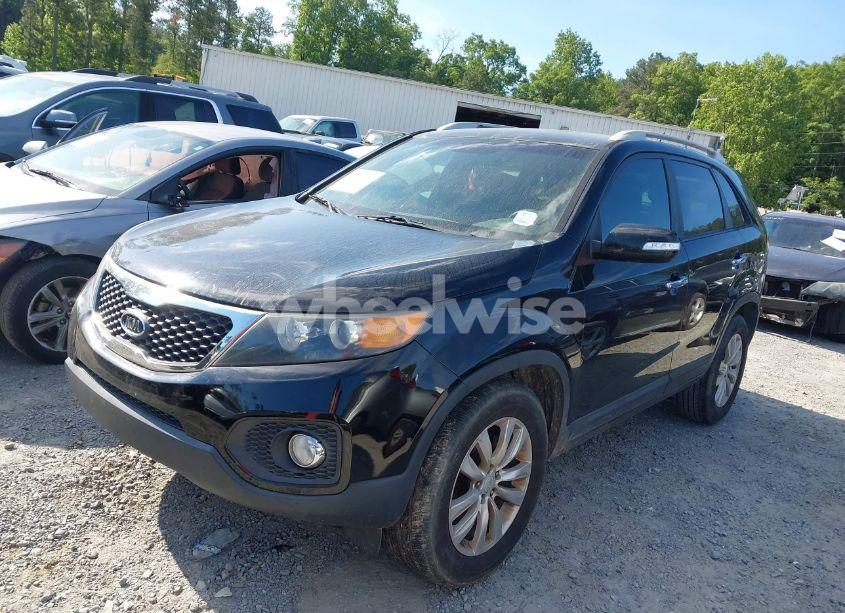 Photo 2 of 2011 Kia Sorento EX (VIN 5XYKU3A17BG178295)