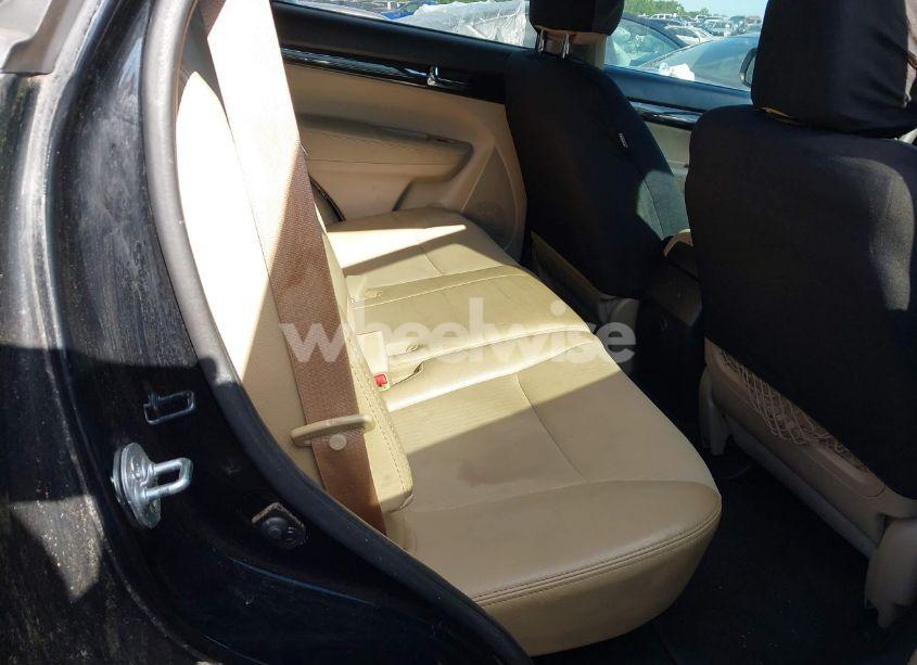 Photo 8 of 2011 Kia Sorento EX (VIN 5XYKU3A17BG178295)