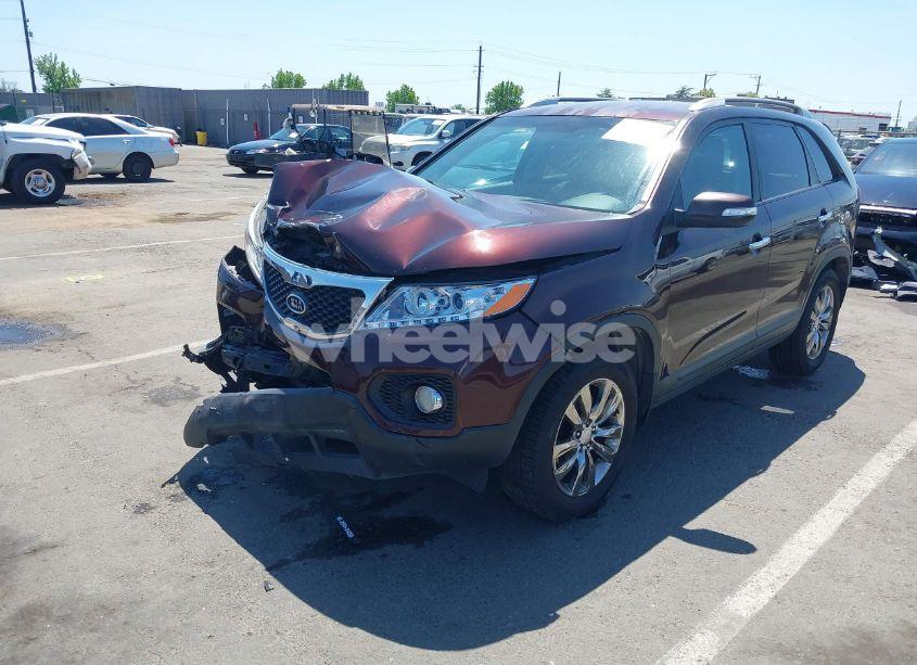 Photo 2 of 2011 Kia Sorento EX (VIN 5XYKU3A19BG032920)