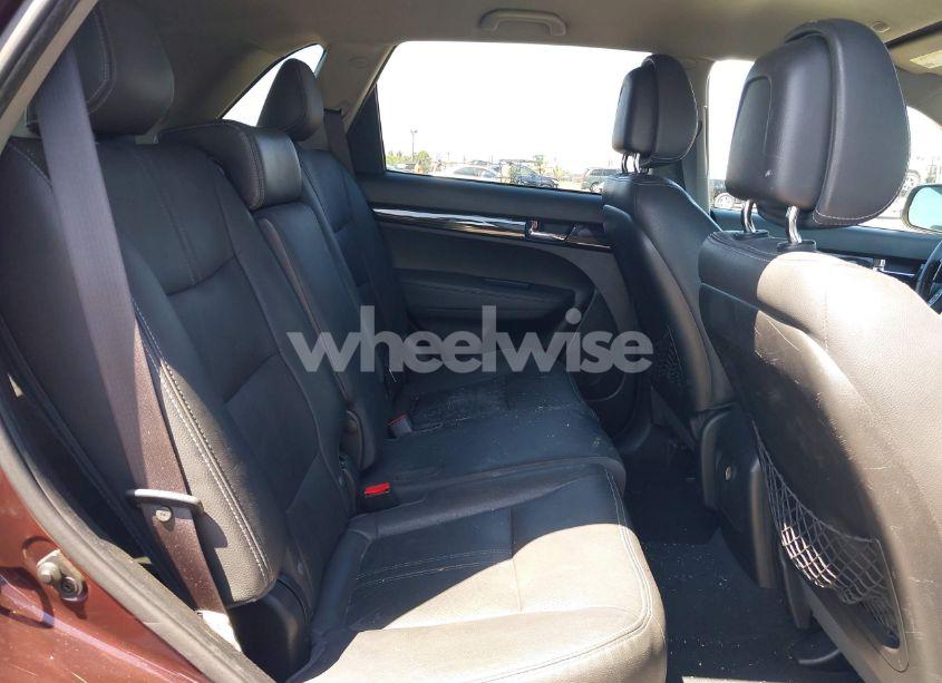 Photo 8 of 2011 Kia Sorento EX (VIN 5XYKU3A19BG032920)