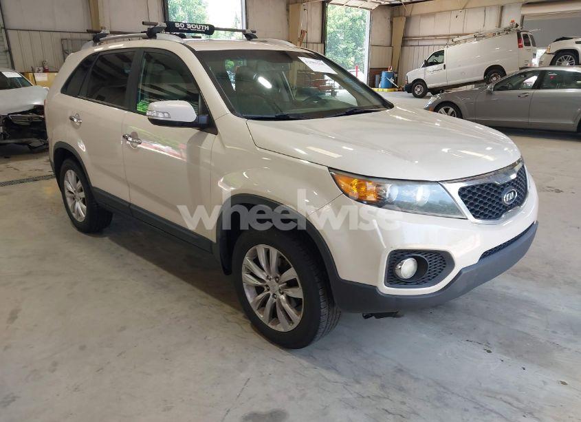 2011 Kia Sorento EX (VIN 5XYKU3A1XBG102537) main photo