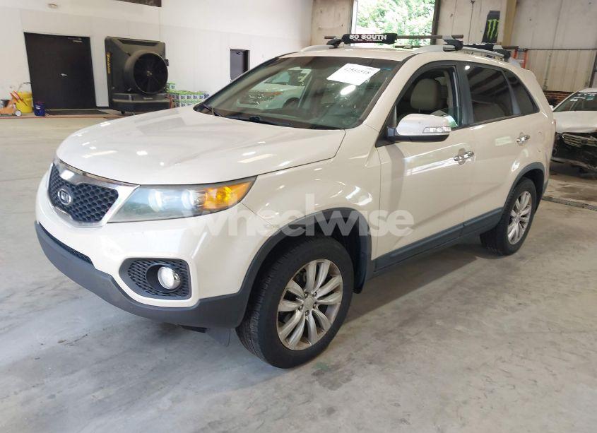 Photo 2 of 2011 Kia Sorento EX (VIN 5XYKU3A1XBG102537)