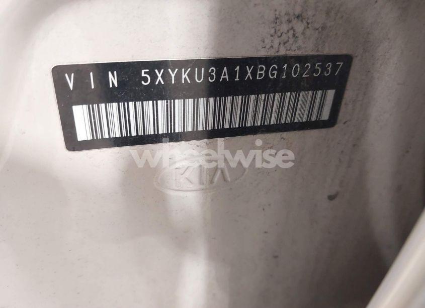 Photo 9 of 2011 Kia Sorento EX (VIN 5XYKU3A1XBG102537)