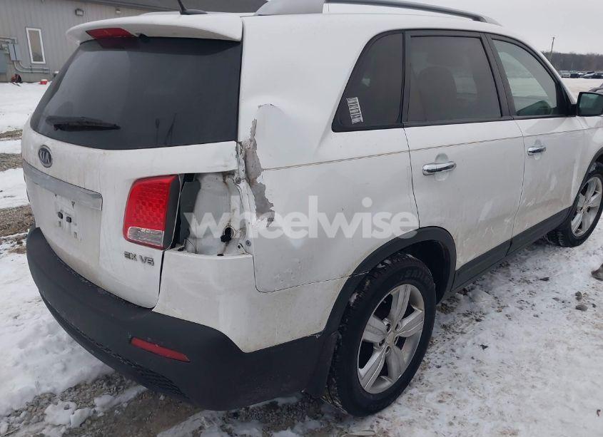 Photo 6 of 2013 Kia Sorento EX V6 (VIN 5XYKU3A20DG325830)