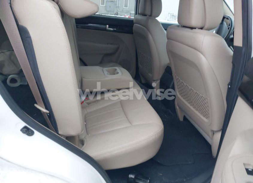 Photo 8 of 2013 Kia Sorento EX V6 (VIN 5XYKU3A20DG325830)