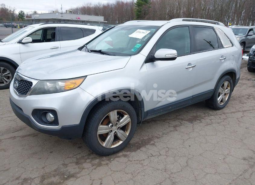 Photo 2 of 2012 Kia Sorento EX (VIN 5XYKU3A60CG225714)