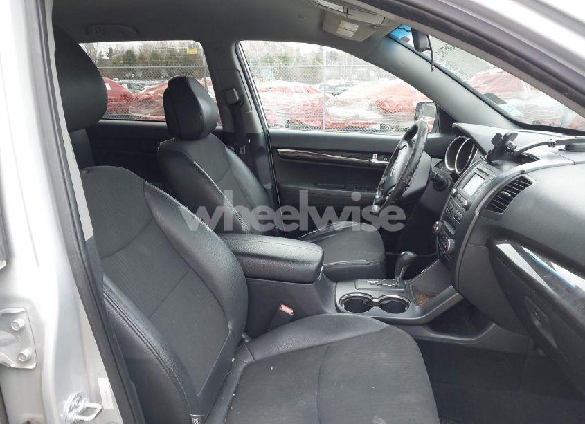 Photo 5 of 2012 Kia Sorento EX (VIN 5XYKU3A60CG225714)