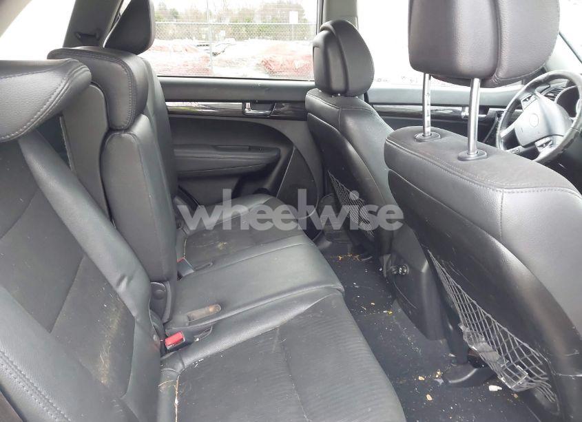 Photo 8 of 2012 Kia Sorento EX (VIN 5XYKU3A60CG225714)