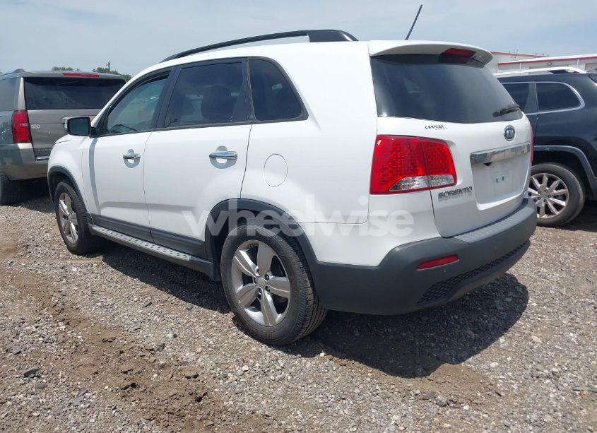 Photo 3 of 2013 Kia Sorento EX (VIN 5XYKU3A62DG375423)