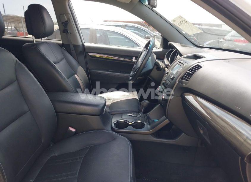 Photo 5 of 2013 Kia Sorento EX (VIN 5XYKU3A62DG375423)