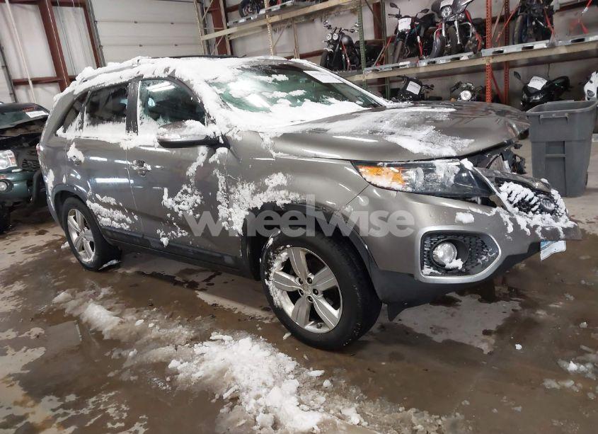 2013 Kia Sorento EX (VIN 5XYKU3A62DG417797) main photo