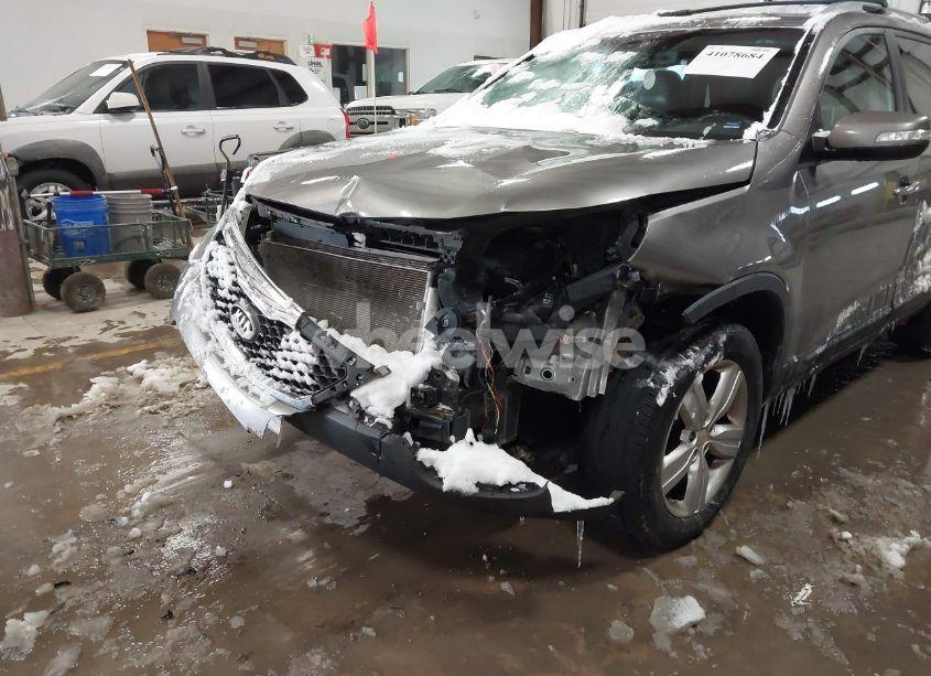 Photo 6 of 2013 Kia Sorento EX (VIN 5XYKU3A62DG417797)