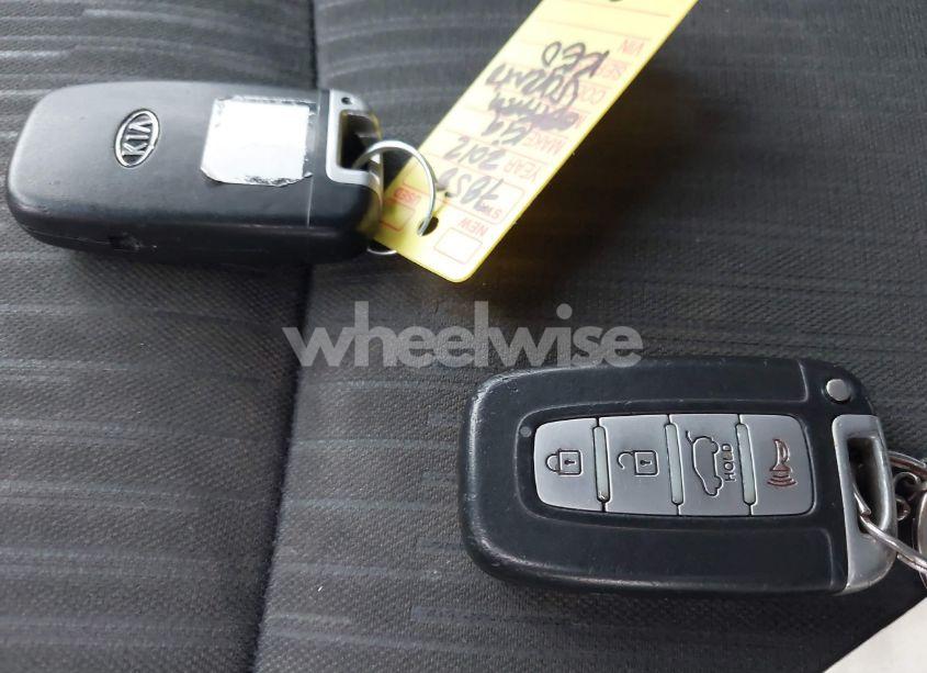 Photo 11 of 2012 Kia Sorento EX (VIN 5XYKU3A63CG219812)