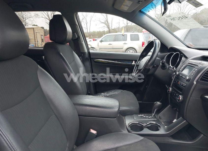 Photo 5 of 2012 Kia Sorento EX (VIN 5XYKU3A63CG219812)