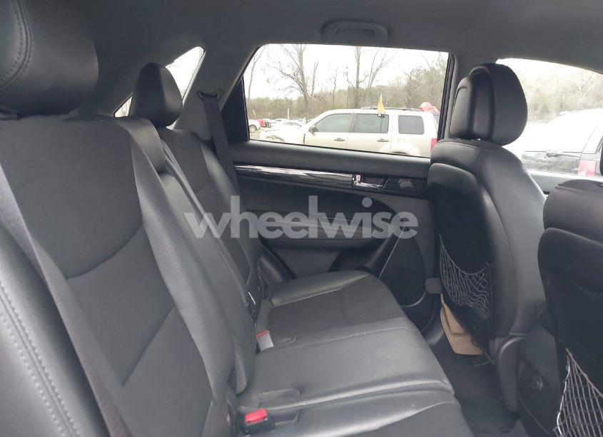 Photo 8 of 2012 Kia Sorento EX (VIN 5XYKU3A63CG219812)