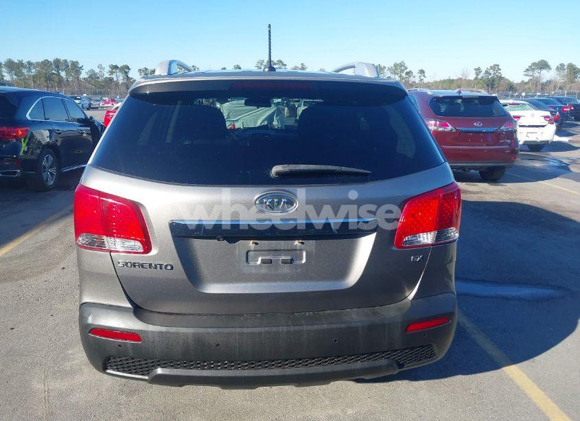 Photo 16 of 2013 Kia Sorento EX (VIN 5XYKU3A65DG410665)