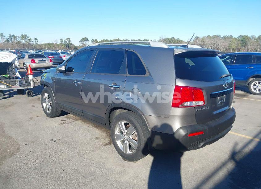 Photo 3 of 2013 Kia Sorento EX (VIN 5XYKU3A65DG410665)