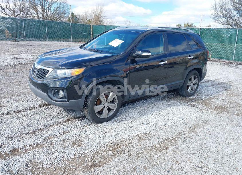Photo 2 of 2013 Kia Sorento EX (VIN 5XYKU3A66DG331196)
