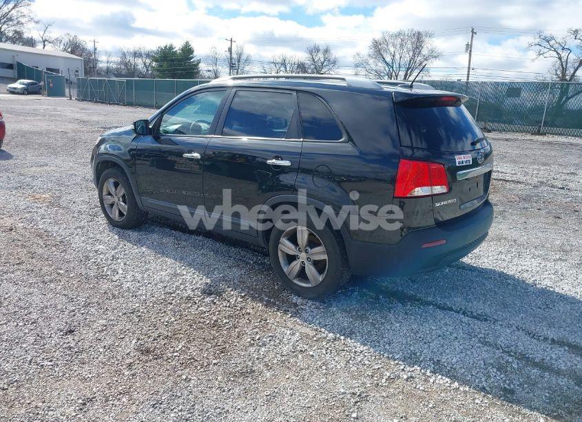Photo 3 of 2013 Kia Sorento EX (VIN 5XYKU3A66DG331196)