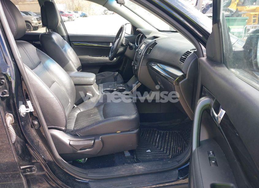 Photo 5 of 2013 Kia Sorento EX (VIN 5XYKU3A66DG331196)