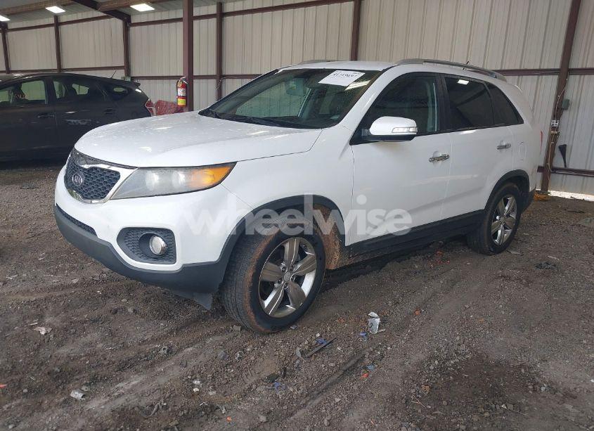 Photo 2 of 2013 Kia Sorento EX (VIN 5XYKU3A66DG363307)