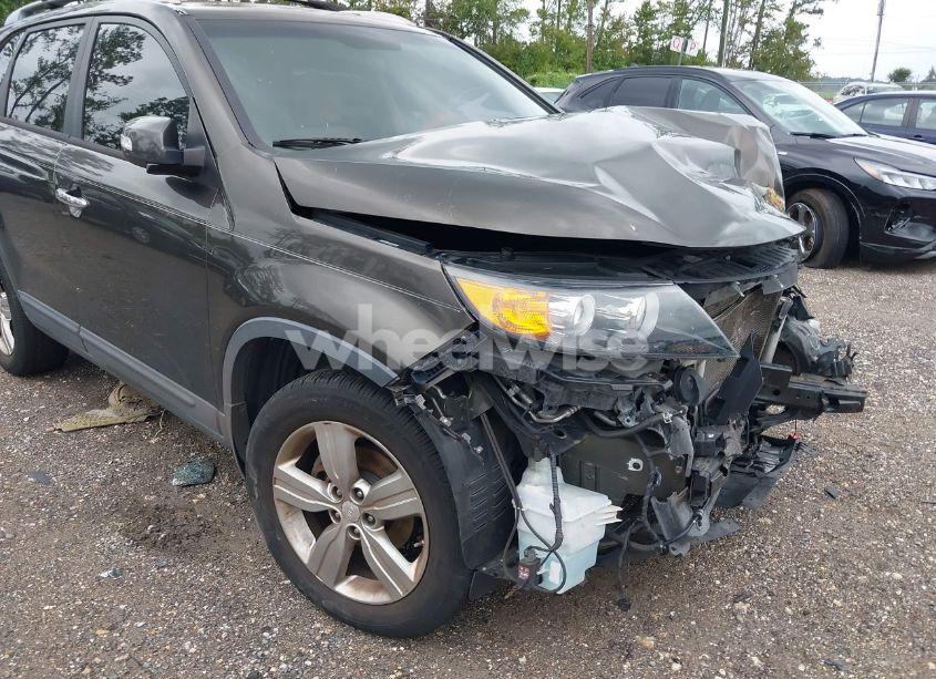 Photo 13 of 2012 Kia Sorento EX (VIN 5XYKU3A67CG210076)