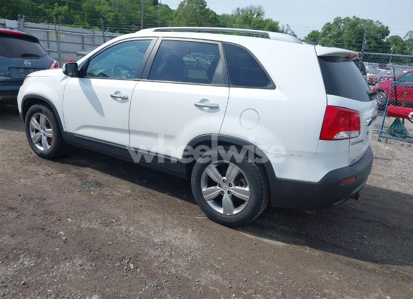 Photo 3 of 2013 Kia Sorento EX (VIN 5XYKU3A6XDG357204)