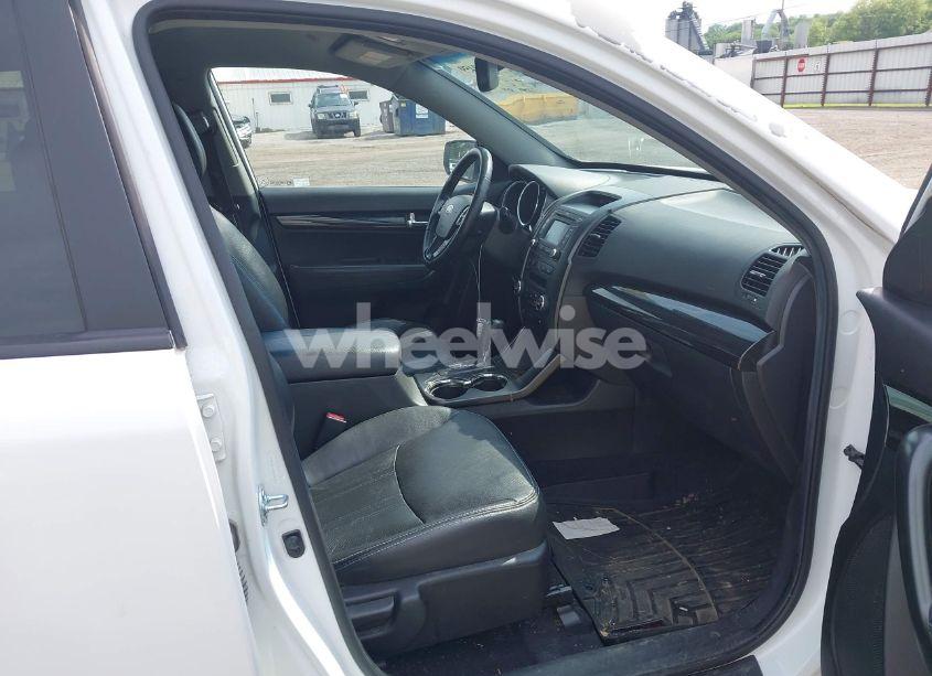 Photo 5 of 2013 Kia Sorento EX (VIN 5XYKU3A6XDG357204)