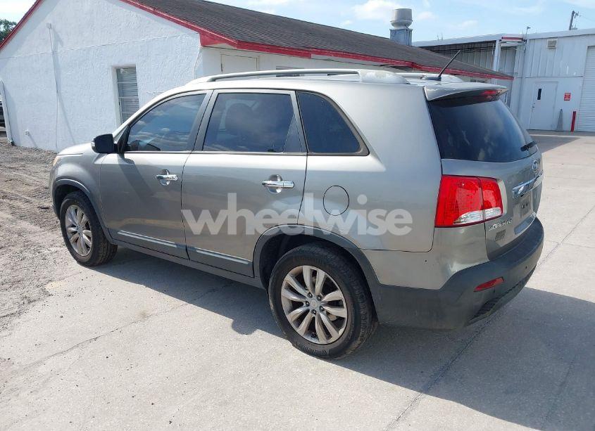 Photo 3 of 2011 Kia Sorento EX (VIN 5XYKU4A10BG113603)