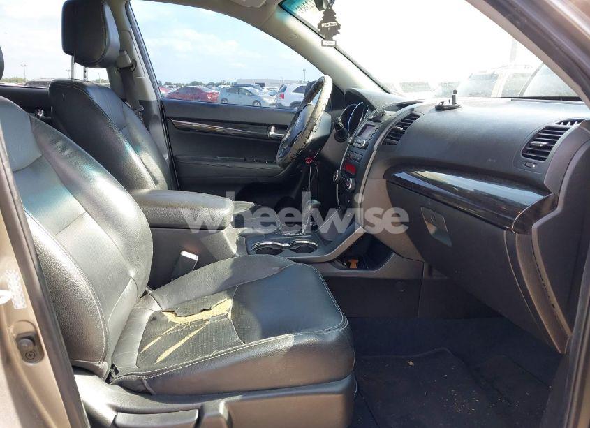 Photo 5 of 2011 Kia Sorento EX (VIN 5XYKU4A10BG113603)