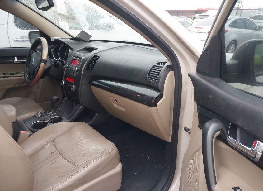 Photo 5 of 2011 Kia Sorento EX (VIN 5XYKU4A11BG037857)