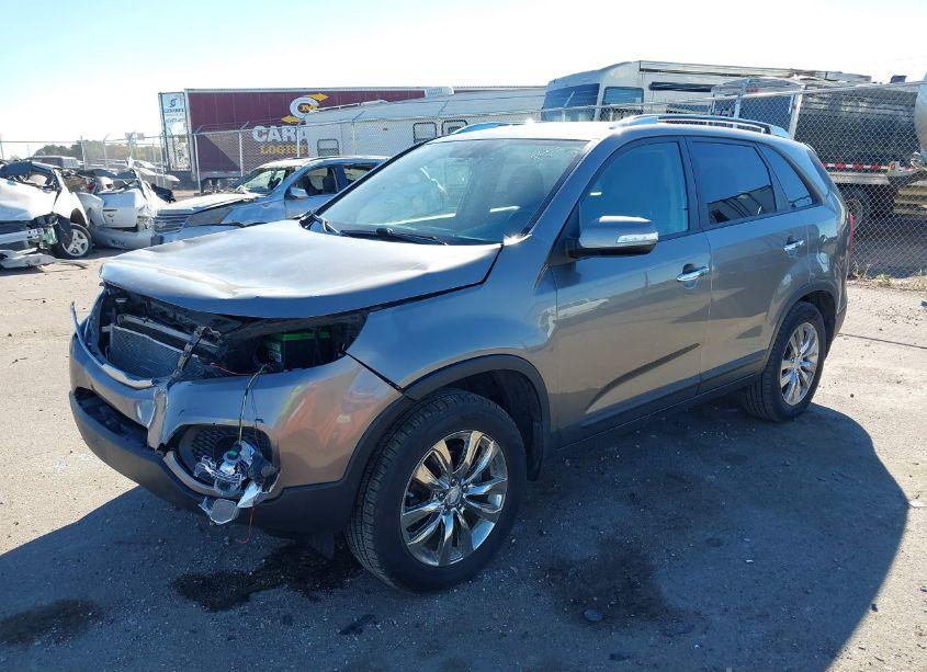 Photo 2 of 2011 Kia Sorento EX (VIN 5XYKU4A13BG102353)