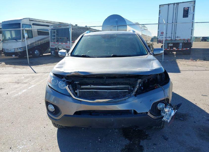 Photo 6 of 2011 Kia Sorento EX (VIN 5XYKU4A13BG102353)