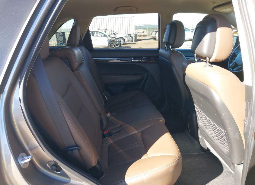 Photo 8 of 2011 Kia Sorento EX (VIN 5XYKU4A13BG102353)