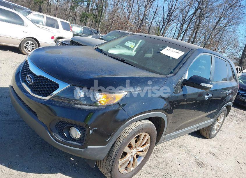 Photo 2 of 2011 Kia Sorento EX (VIN 5XYKU4A17BG014406)