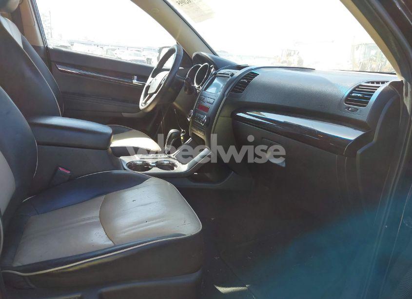 Photo 5 of 2011 Kia Sorento EX (VIN 5XYKU4A17BG014406)