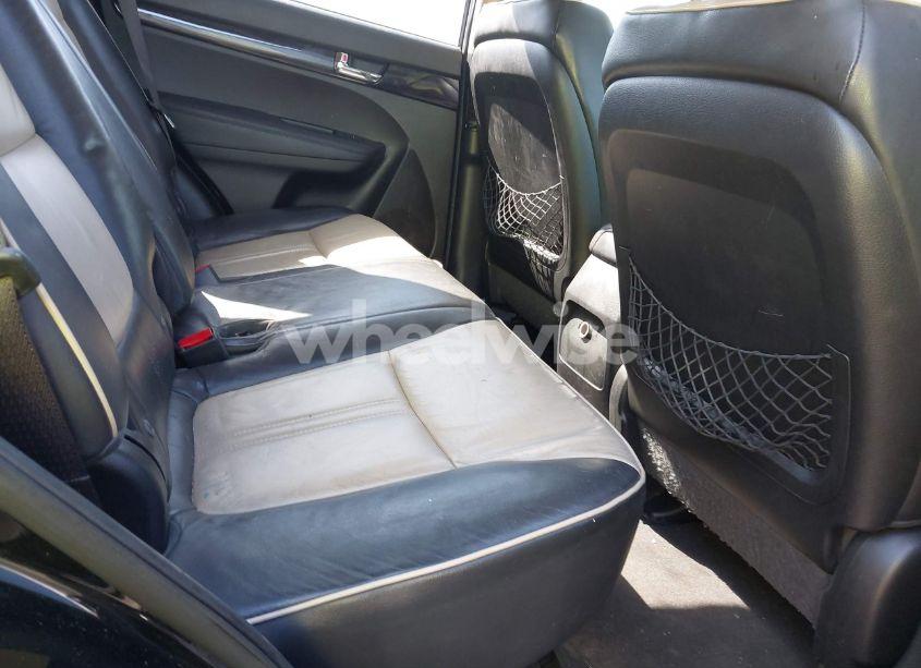 Photo 8 of 2011 Kia Sorento EX (VIN 5XYKU4A17BG014406)