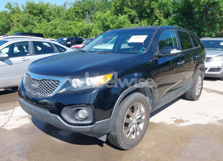 Photo 2 of 2011 Kia Sorento EX (VIN 5XYKU4A17BG021131)