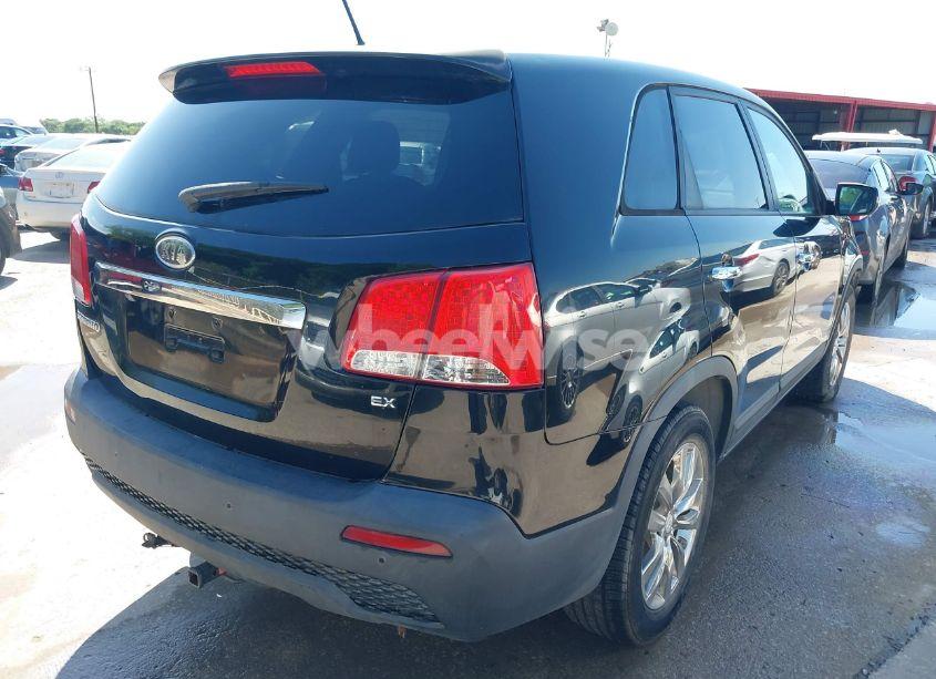 Photo 4 of 2011 Kia Sorento EX (VIN 5XYKU4A17BG021131)