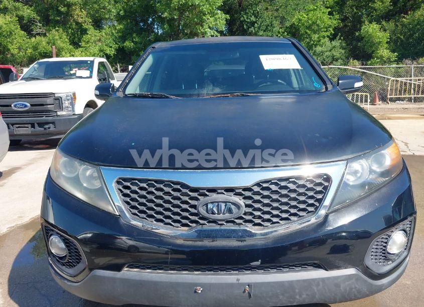 Photo 6 of 2011 Kia Sorento EX (VIN 5XYKU4A17BG021131)