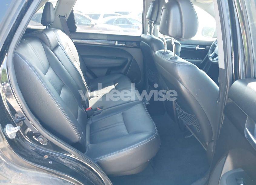 Photo 8 of 2011 Kia Sorento EX (VIN 5XYKU4A17BG021131)