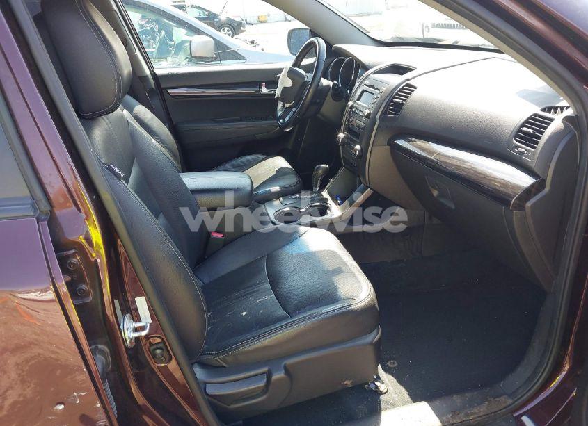 Photo 5 of 2011 Kia Sorento EX (VIN 5XYKU4A18BG143898)