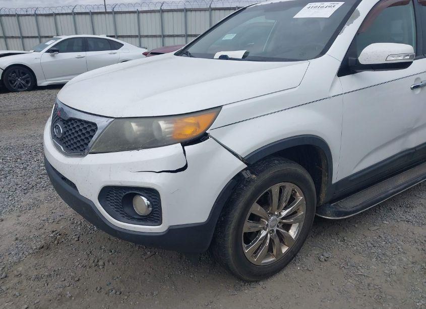 Photo 6 of 2011 Kia Sorento EX (VIN 5XYKU4A1XBG016229)