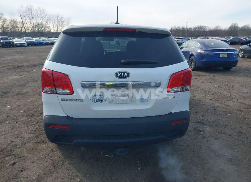 Photo 16 of 2011 Kia Sorento EX V6 (VIN 5XYKU4A20BG009153)