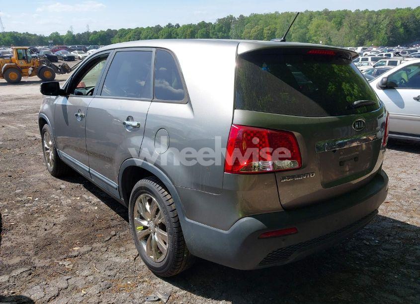 Photo 3 of 2011 Kia Sorento EX V6 (VIN 5XYKU4A20BG027684)