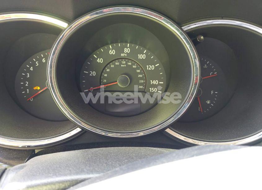 Photo 7 of 2011 Kia Sorento EX V6 (VIN 5XYKU4A20BG027684)