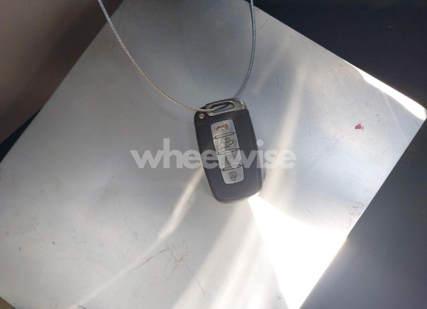 Photo 11 of 2011 Kia Sorento EX V6 (VIN 5XYKU4A20BG042816)