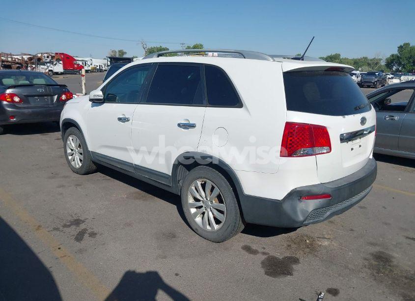 Photo 3 of 2011 Kia Sorento EX V6 (VIN 5XYKU4A20BG042816)