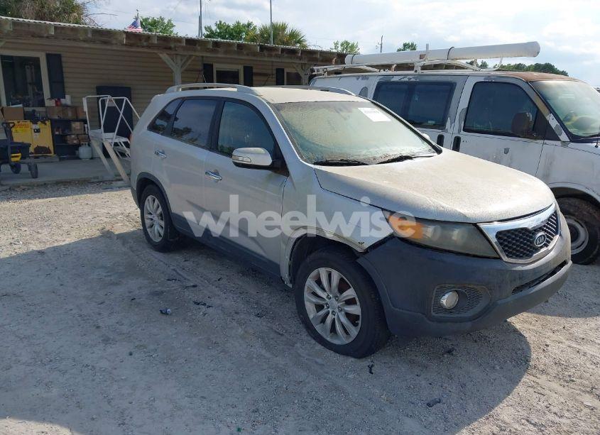 2011 Kia Sorento EX V6 (VIN 5XYKU4A20BG070261) main photo